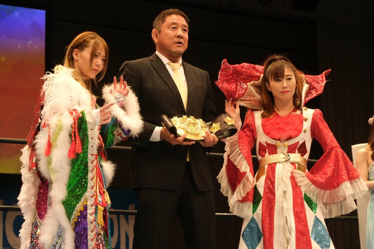 アイスリボンのリングで行われたIWGP女子王座タイトルマッチ。立会人は永田裕志