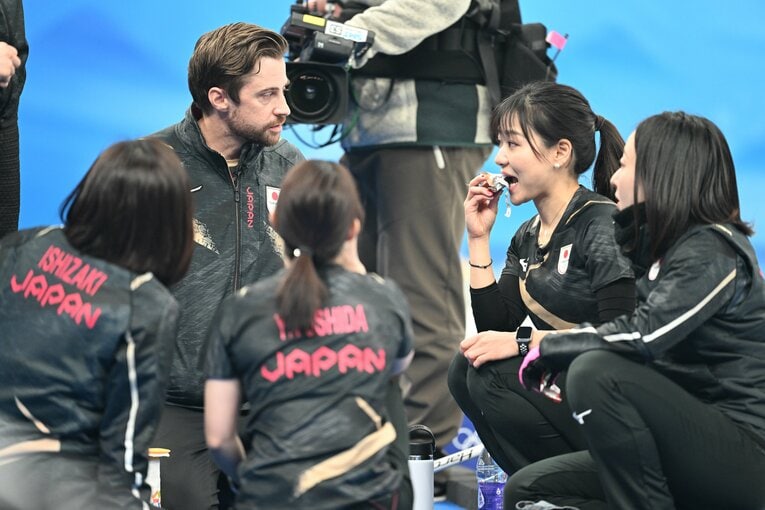 2022年北京五輪、決勝イギリス戦の“もぐもぐタイム”　©Naoya Sanuki/JMPA