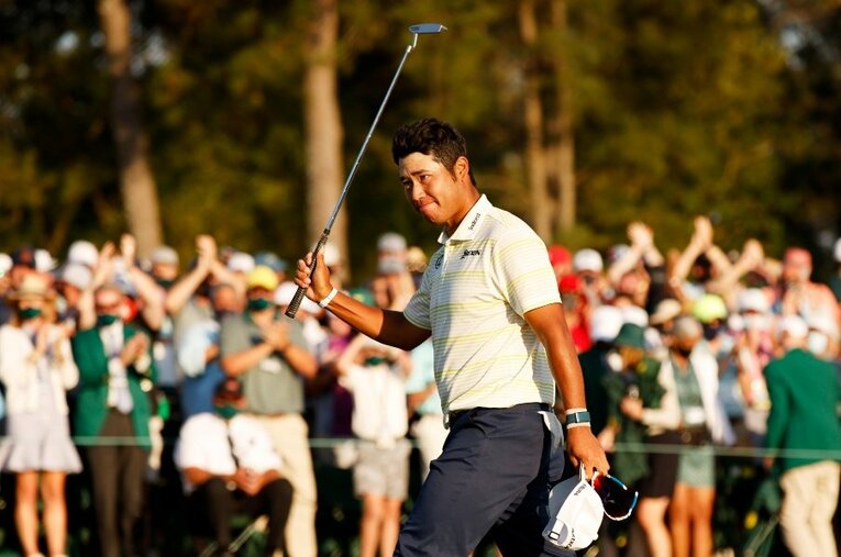 悲願のメジャー初優勝をマスターズで達成した松山。周囲が驚くほどの練習量をこなし、理想のスイングを追い求めてきた ／ photograph by Getty Images