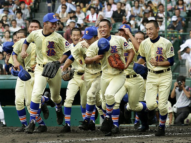 星稜、甲子園で16年ぶりの1勝。“見逃し”から生まれた逆転劇。 - 高校