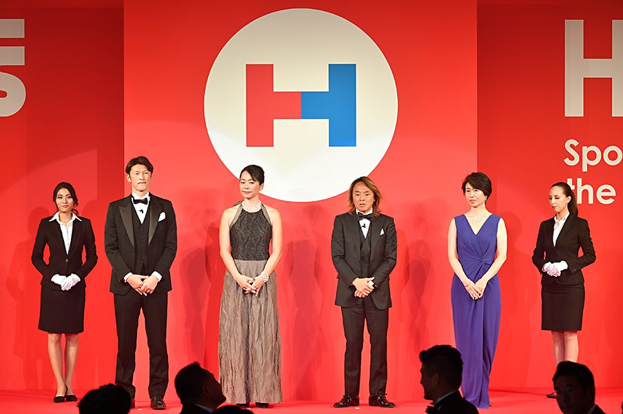 熊本支援を続ける巻誠一郎も受賞!「HEROs AWARD」今年の顔ぶれは?<Number Web> photograph by HEROs AWARD