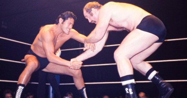 右肩から骨が飛び出し…」“テレビ中継されなかった”アントニオ猪木の大