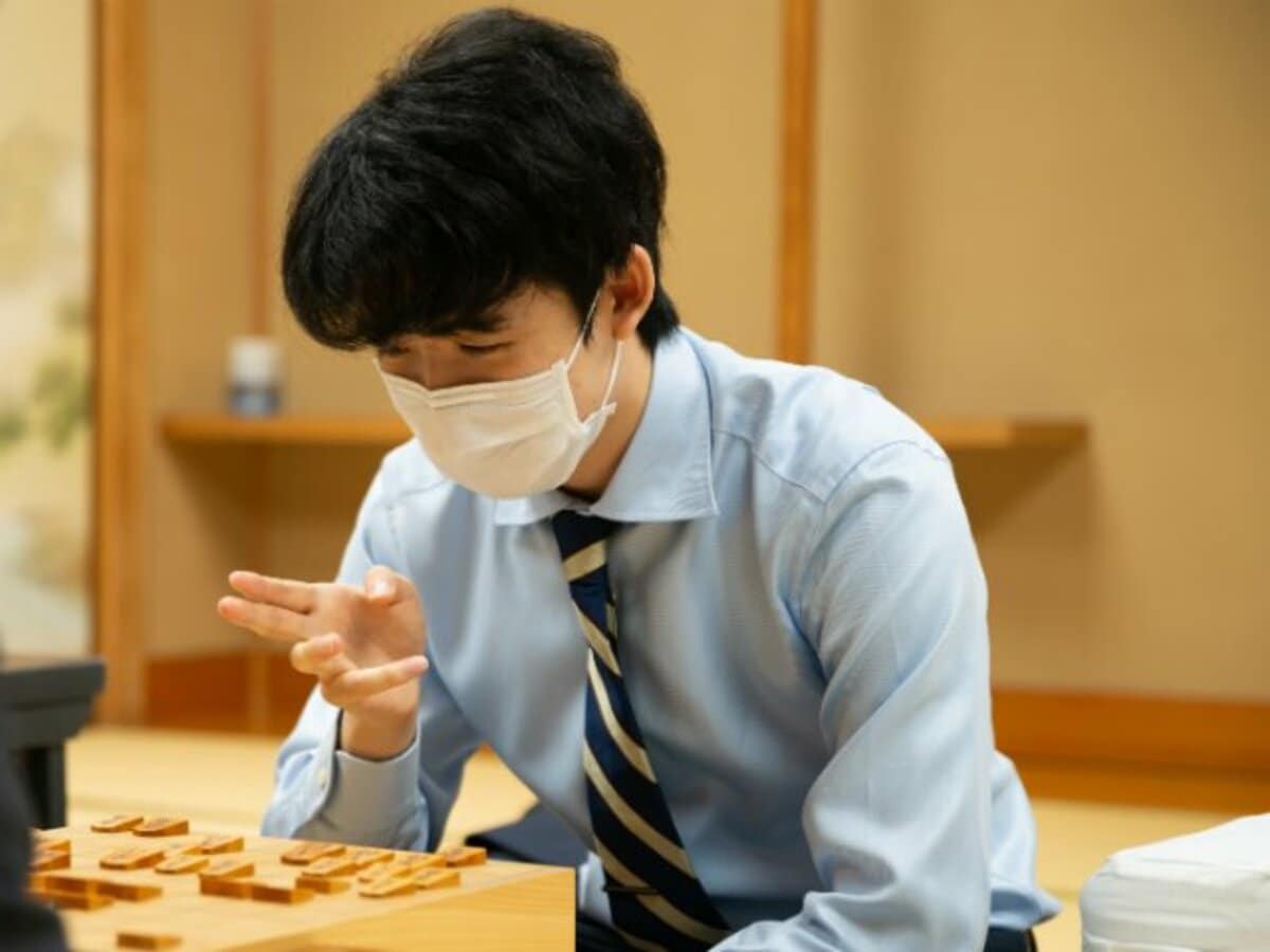 藤井聡太 順位戦快勝 今年度勝率0 923 7月9日 史上初 17歳でタイトル に挑む 将棋 Number Web ナンバー