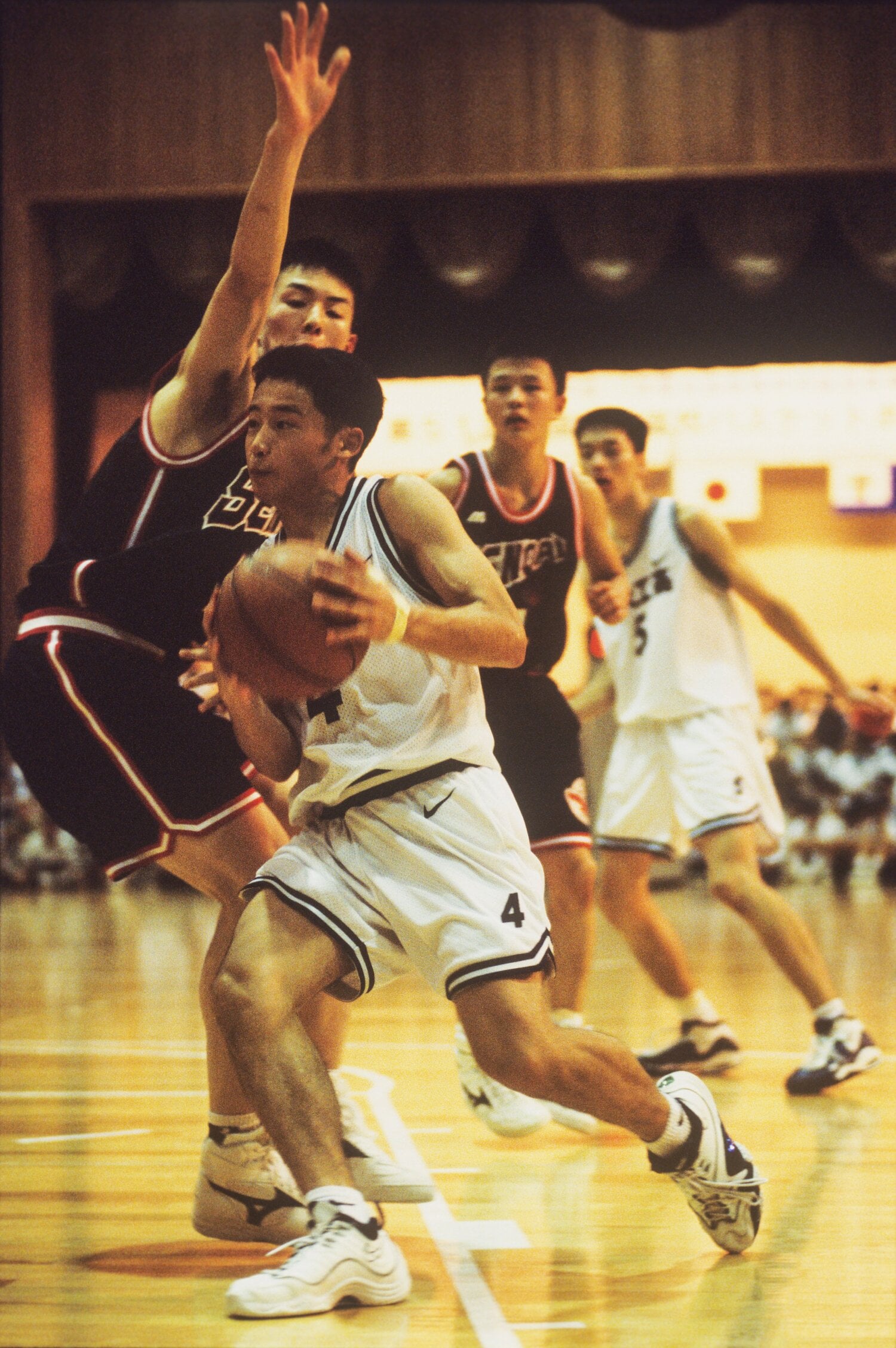 1998年、インターハイ決勝時の田臥。能代工の司令塔として3年連続3冠を達成した ©AFLO