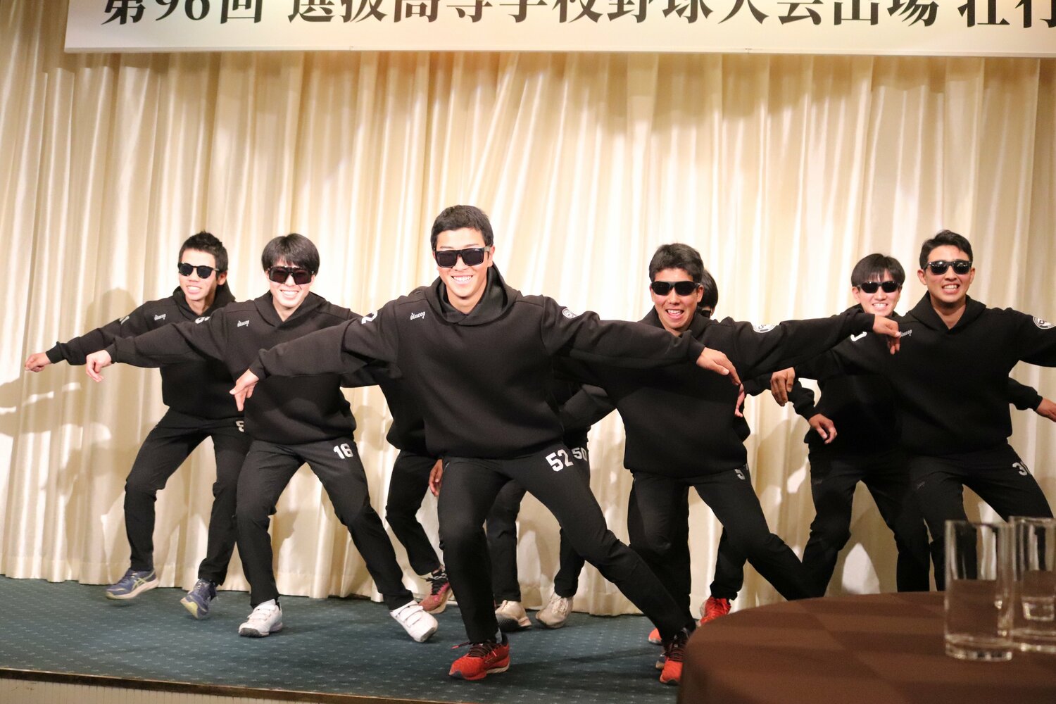 中央学院高野球部の「部内部活」の様子。楽しげな様子が伝わる　©︎Yu Takagi