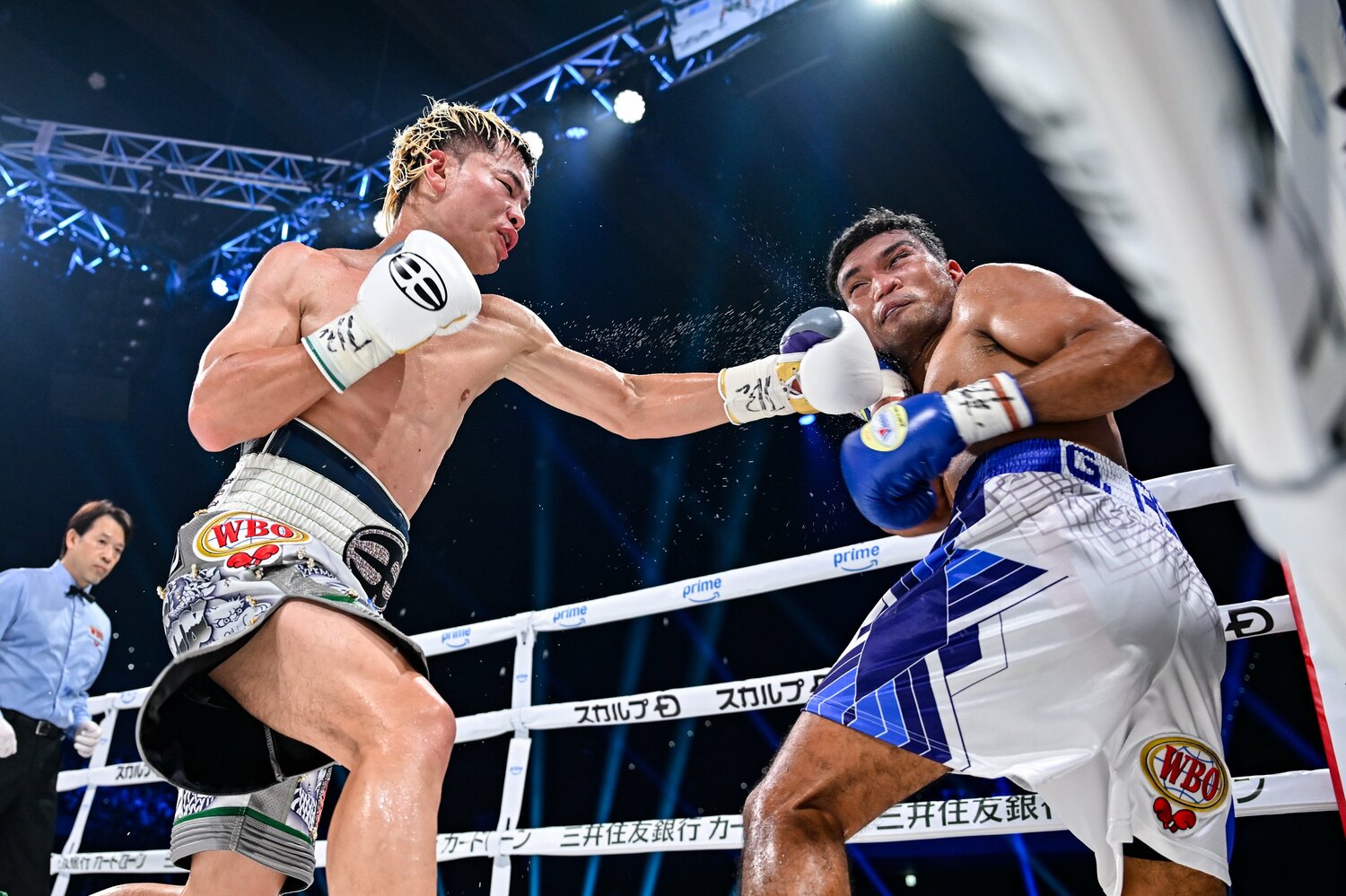 ジェルウィン・アシロ（右）に判定勝ちした那須川天心　©︎Hiroaki Yamaguchi