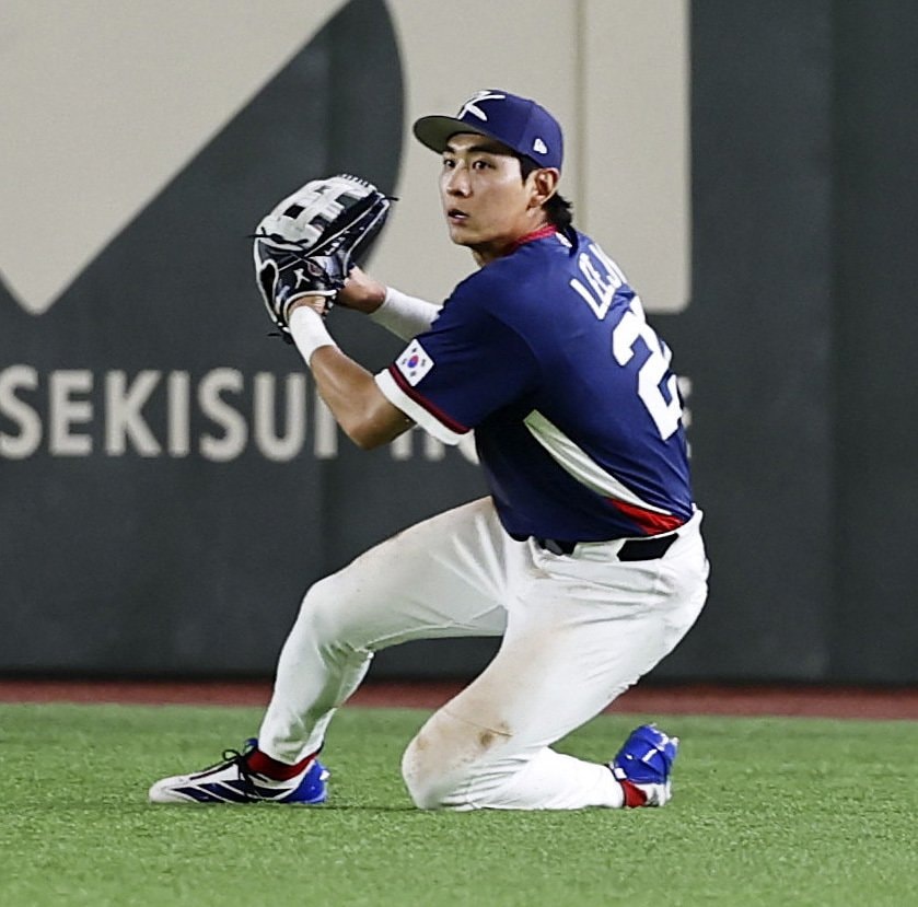 失点した瞬間に1次ラウンド敗退という場面でファインプレーを見せたイ・ジョンフ　©︎KYODO