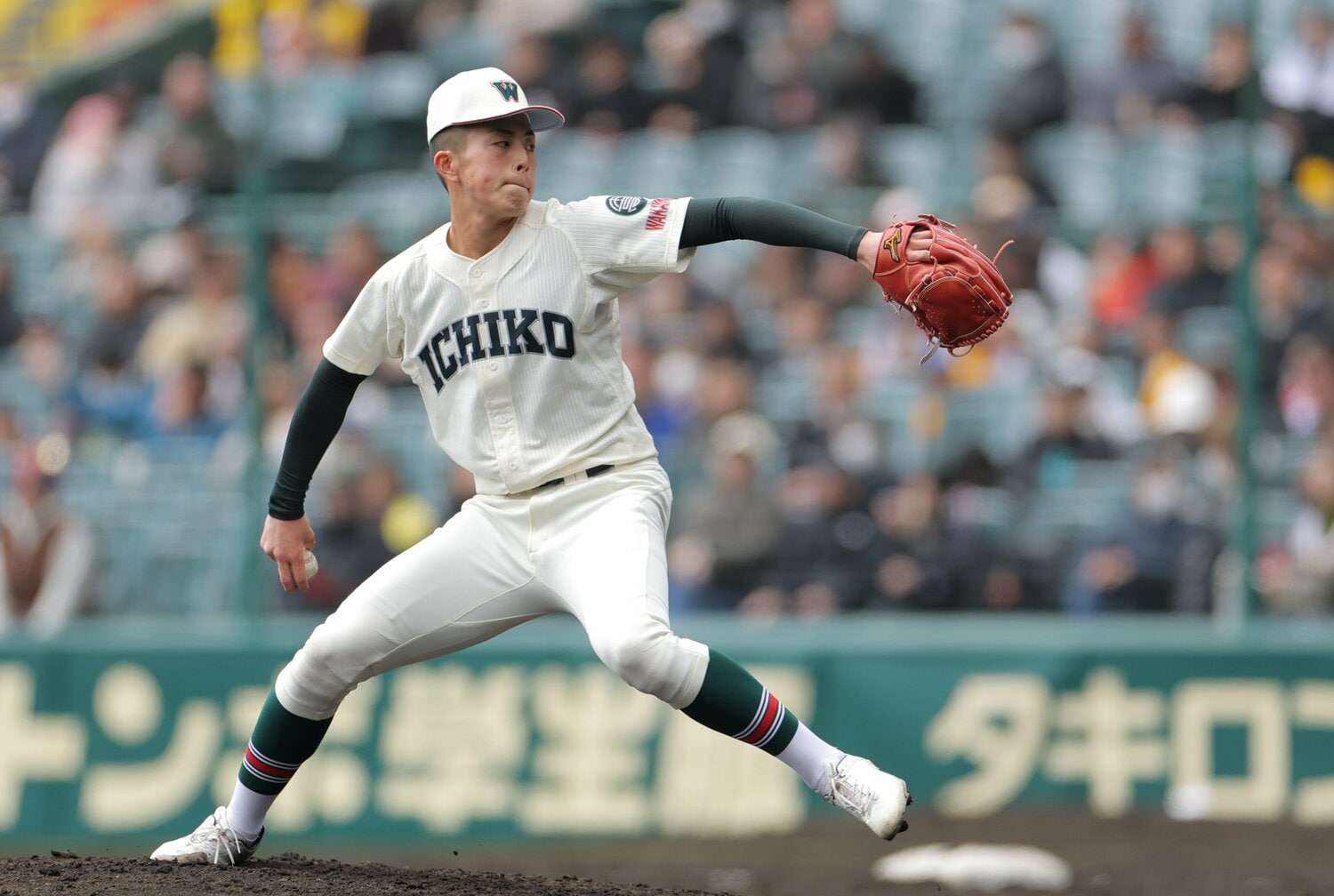 高校2年時の昨春センバツで一躍、注目を集めた ©Sankei Shimbun