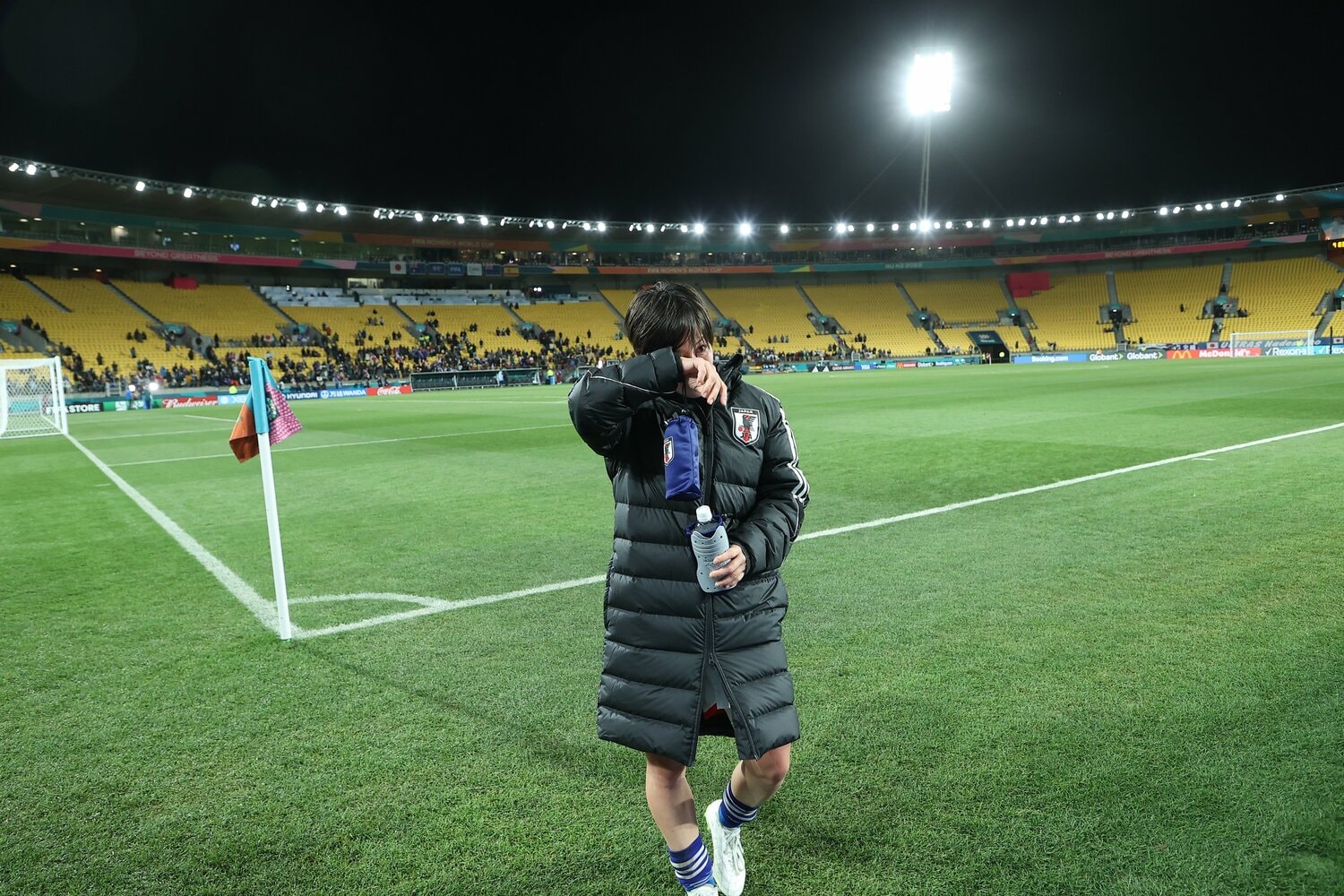 スペインに勝利した後、感極まった表情を見せた猶本光　©JFA／AFLO