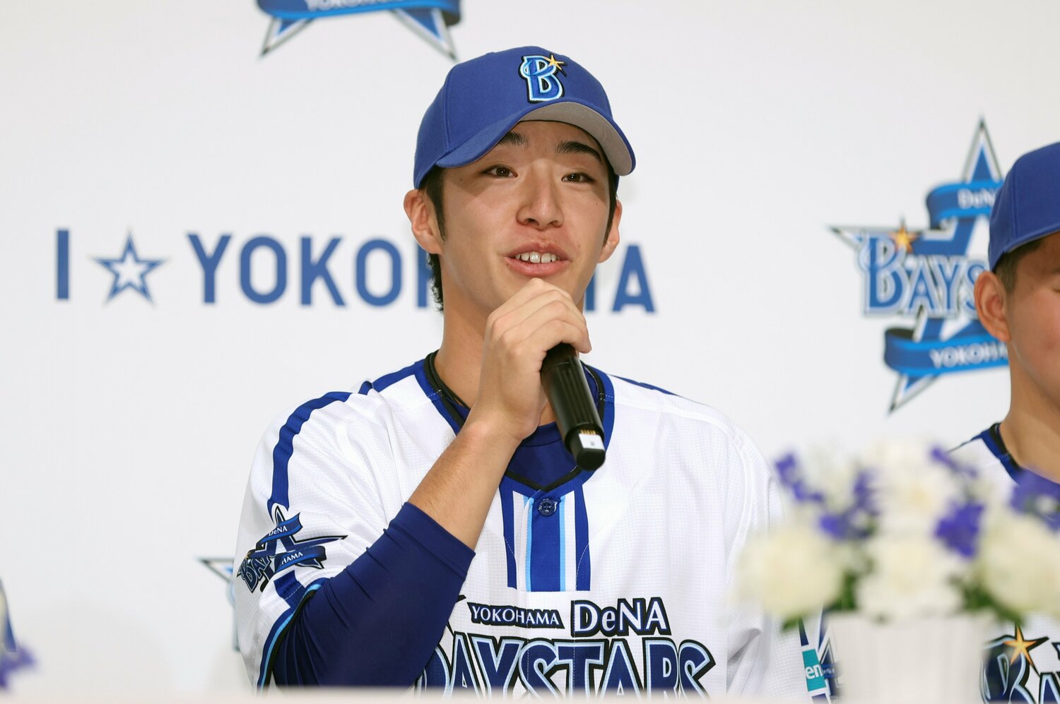 昨年のドラフトで1位指名された度会。大卒投手に逸材が多いと言われた年だけに、野手の1位指名に驚きもあった　©JIJI PRESS