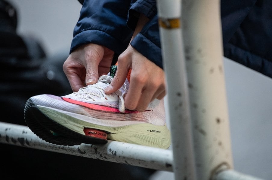厚底シューズ使用で「あるケガ」が続出…速さのウラで、指導者の嘆き「靴に頼り切ってしまっている」「人間の使い方次第」＜Number Web＞ photograph by Nanae Suzuki