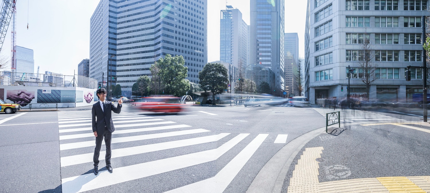 「寺田交差点」と寺田夏生(2016年) ©Shiro Miyake