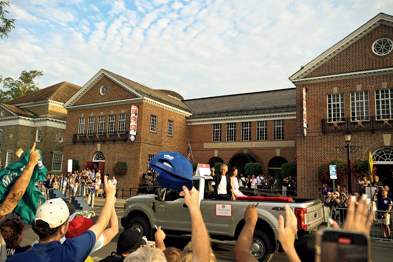 イチローを30年以上撮り続ける佐貫カメラマンも「当日は雨模様でしたが、イチローさんが登場したら陽が差した」と語る　Naoya Sanuki