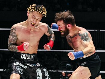 スリルと興奮はすさまじいが…流血もあったRIZIN“素手ボクシング”は本当に安全か？「グローブ着用よりもダメージは少ない」という主張も＜Number Web＞ photograph by RIZIN FF Susumu Nagao