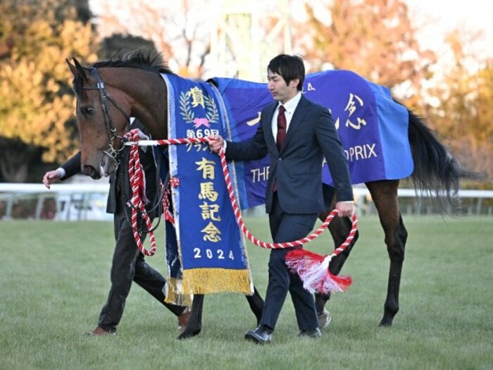 「スマホ問題」で人気騎手が引退、相次ぐ不祥事…2024年“競馬界の十大ニュース”を振り返る「2023年は明るい話題が上位を占めていたが…」＜Number Web＞ photograph by Keiji Ishikawa