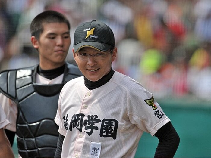 重本監督を乗せると、チームも乗る!延岡学園、宮崎県勢初の決勝進出。<Number Web> photograph by Hideki Sugiyama
