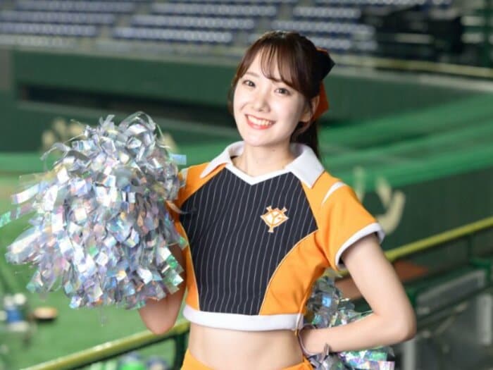 「1日350杯売った」東京ドーム“伝説のビール売り子”が巨人チアの人気メンバーに…「オーディション落選なら無職でした」熱烈Gファンの“華麗なる転身”＜Number Web＞ photograph by Miki Fukano