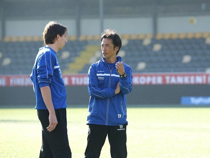 欧州で指導を学び、日本を見守る。藤田俊哉「予選突破はまず問題ない」<Number Web> photograph by Toshiya Fujita