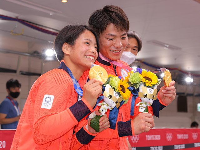 早いもの勝ち！】女子サッカーW杯 優勝記念テディベア