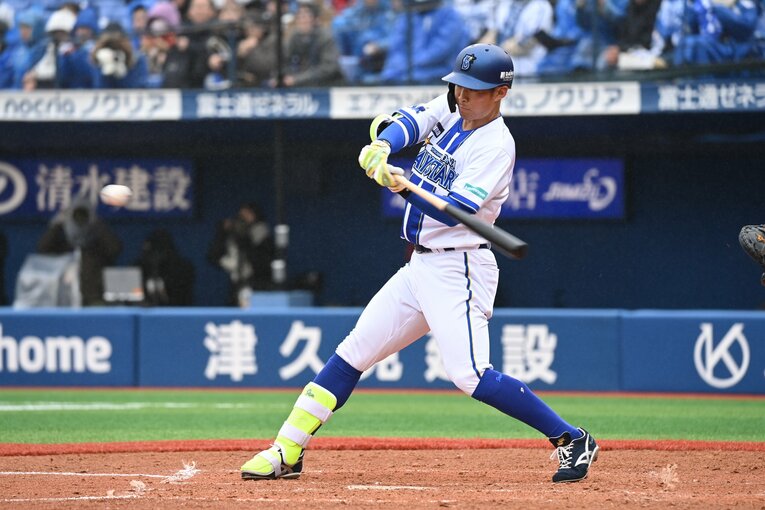 走攻守に堅実なプレーを見せる京田　©Naoya Sanuki