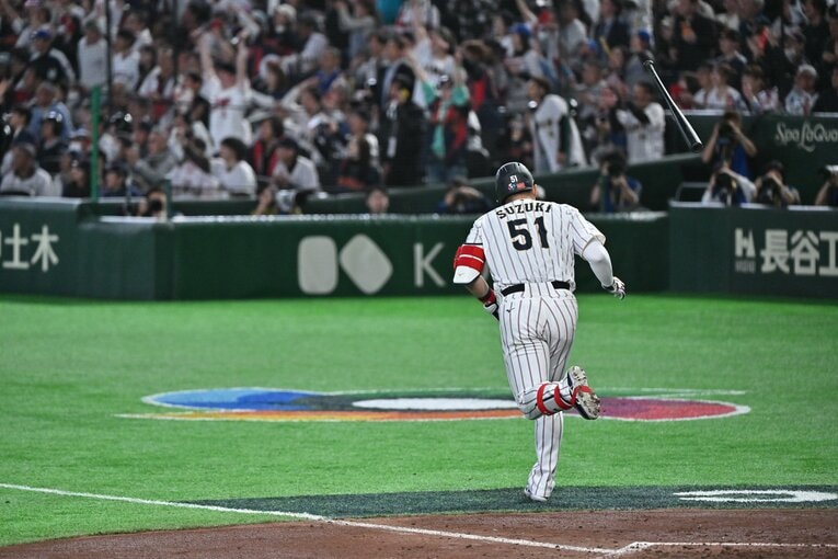韓国戦で2打席連続の本塁打を放った鈴木誠也　©️Hideki Sugiyama