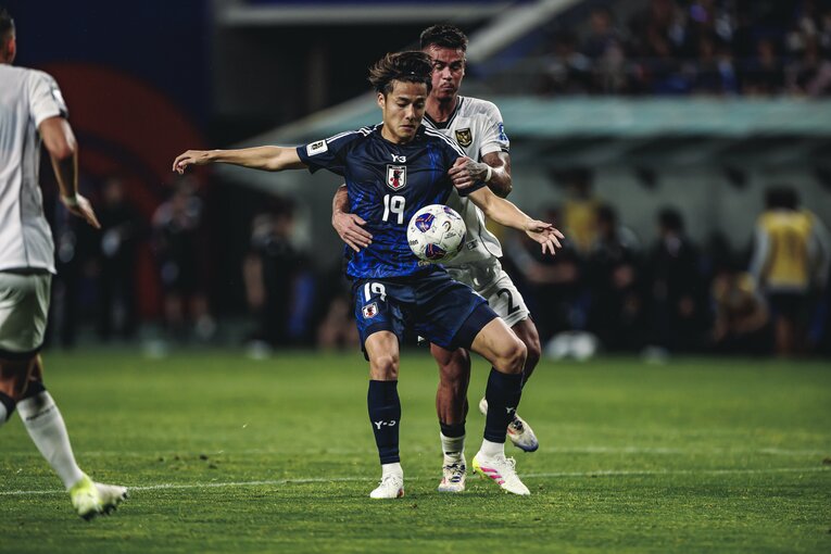 昨年6月のインドネシア戦でA代表デビューとなった佐野航大。W杯メンバーからの落選はオランダメディアにとっては驚きだったという　©Kiichi Matsumoto