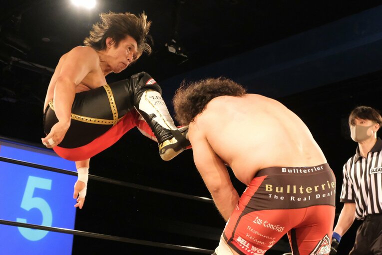 「腹立たしいんですよ」“2021年のUWF”は殺伐とした対抗戦に　佐藤光留はなぜ田村潔司に激怒したのか？(18)