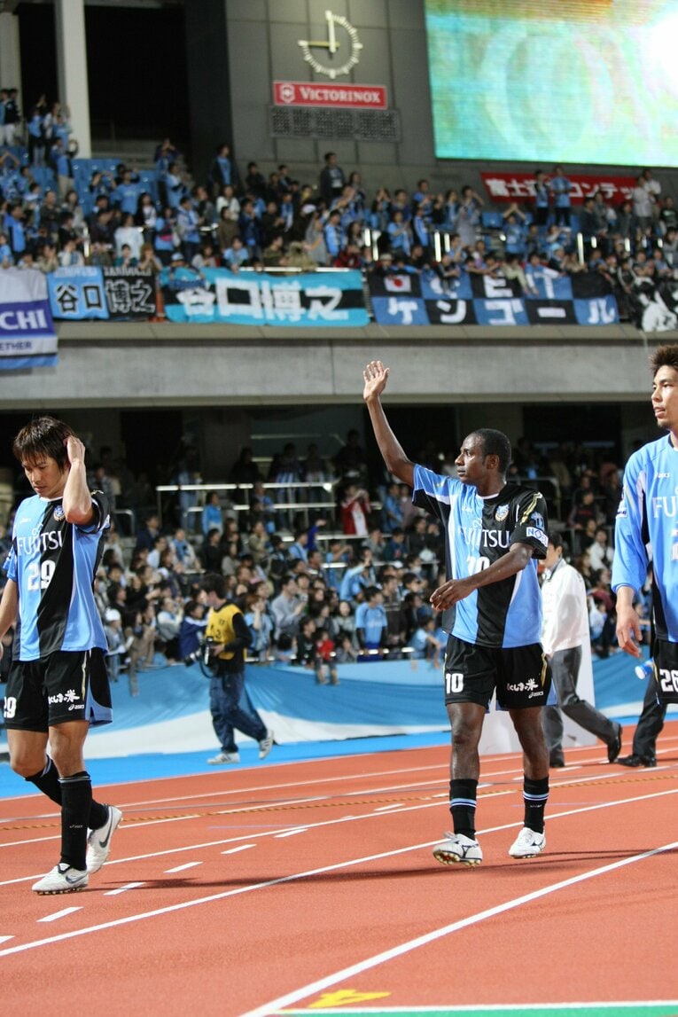 等々力に詰めかけたサポーターに感謝…写真はまだまだ続きます　　©Shigeki Yamamoto