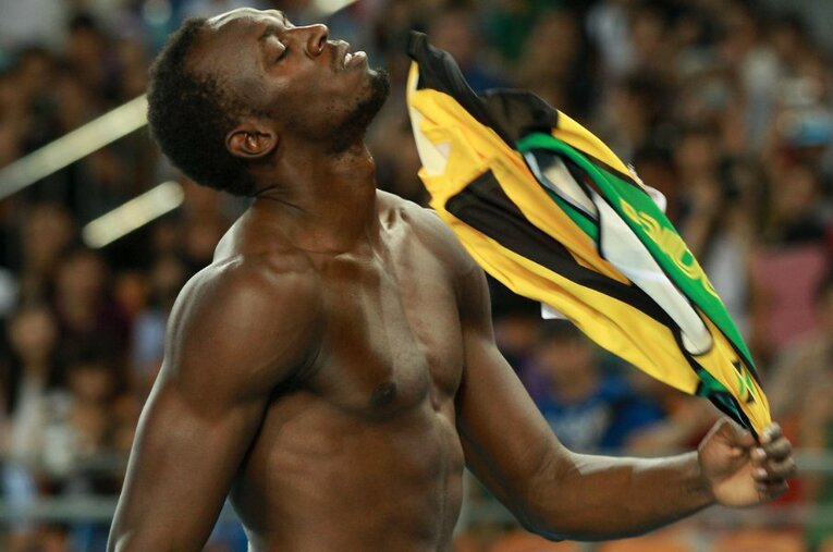 2011年の世界陸上大邱大会、男子100m決勝でフライングとなり、ショックを隠せなかったウサイン・ボルト ／ photograph by Getty Images