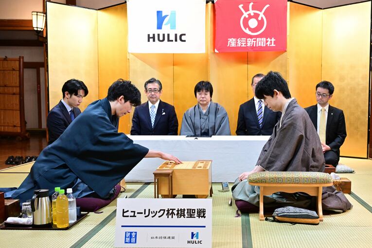 棋聖戦第1局の開始時　©日本将棋連盟