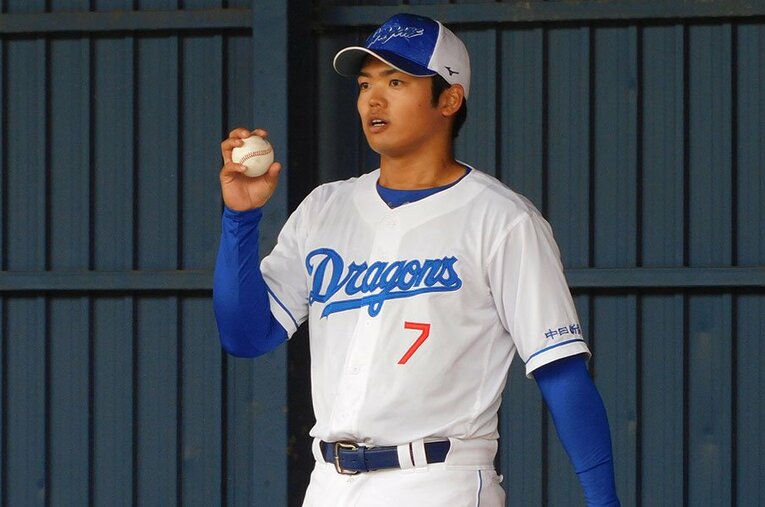 キャンプで投球練習を行う根尾。大阪桐蔭から鳴り物入りで入団、プロ6年目、投手として3年目のシーズンを迎える23歳に話を聞いた ／ photograph by Haruka Sato