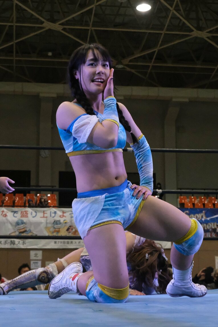「可憐ですねぇ」人気女子レスラー・安納サオリに観客もウットリ…初の凱旋大会に滋賀が沸いた日「“絶対不屈彼女”は泣かないんです」(59)