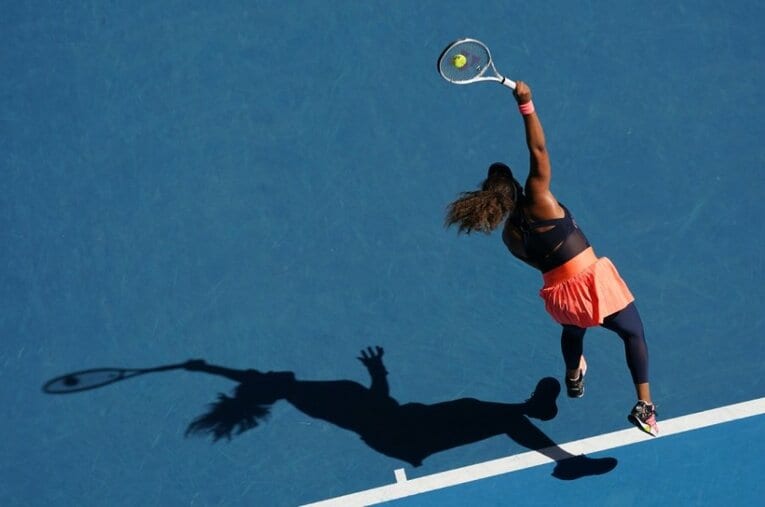 4回戦進出の大坂なおみ。試合中は“蝶のように”舞ったショットも見せた ／ photograph by Hiromasa Mano