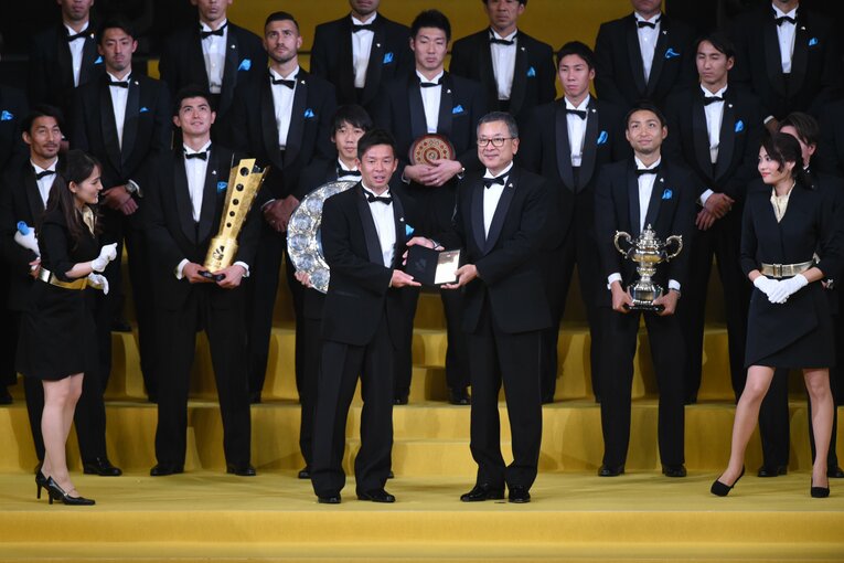 フロンターレJ1独走Vと“攻める常勝軍団”化　中村憲剛ら選手に「火がついた」鬼木監督の言葉とは(9)