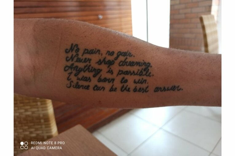 インタビューに応えてくれたシジクレイのタトゥー　©Hiroaki Sawada