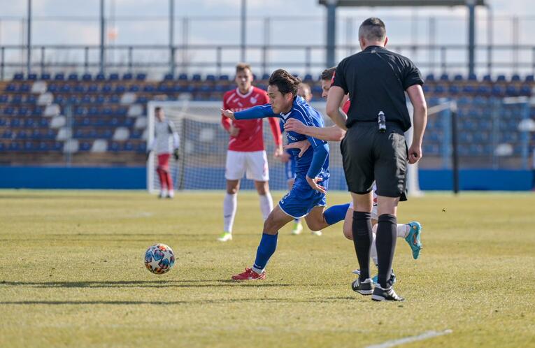 バラジディンでプレーする浦田樹　©Siniša Sović / NK Varaždin