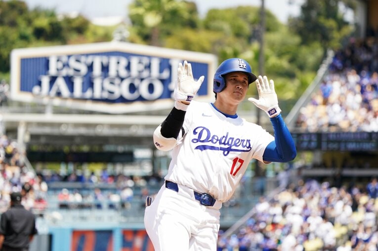 第1打席で先制の9号2ランの連続写真（7枚目／全10枚） ©︎Shizuka Minami