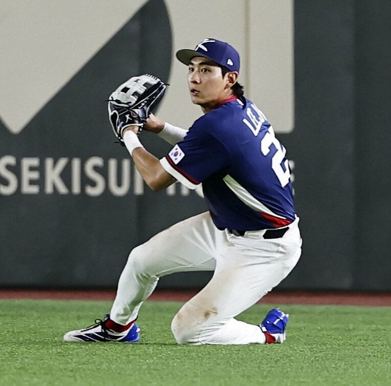 失点した瞬間に1次ラウンド敗退という場面でファインプレーを見せたイ・ジョンフ　©︎KYODO