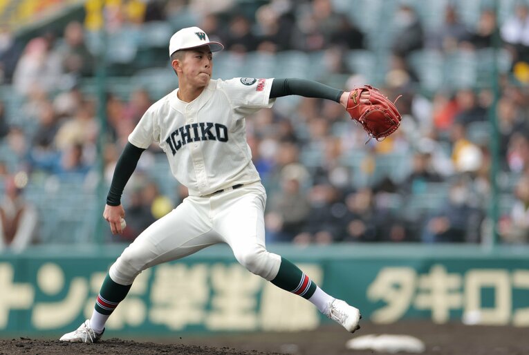 高校2年時の昨春センバツで一躍、注目を集めた　©Sankei Shimbun