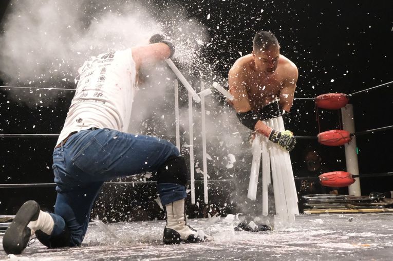 デスマッチファイター・ドリューは血がドクドク流れても試合を止めなかった 「ケガある、傷ある。でもやる。大好きだから」(52)