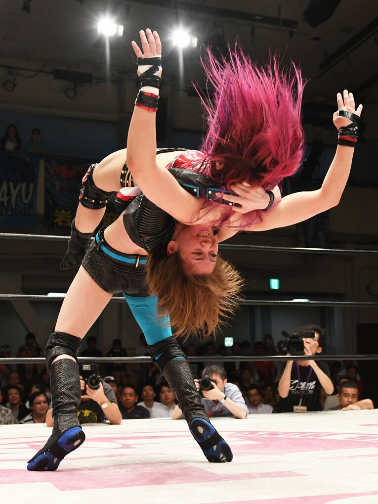 紫雷イオvs.岩谷麻優。2017年6月21日、後楽園ホール　©Essei Hara