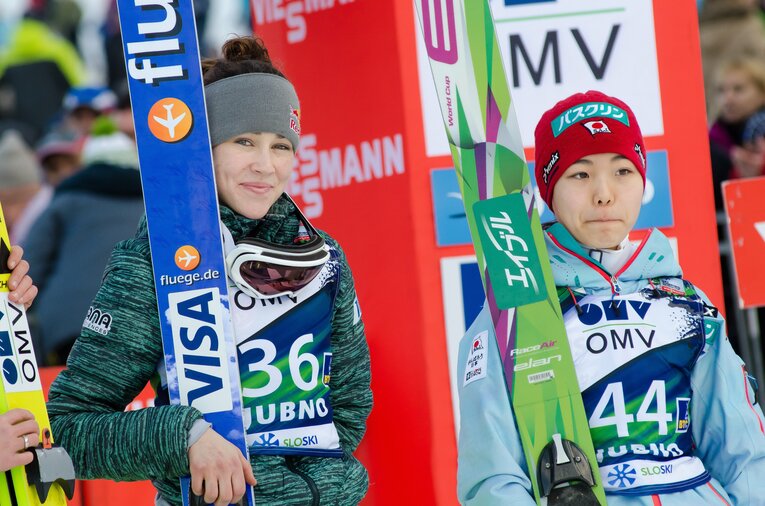 サラ・ヘンドリクソンと高梨沙羅（2015年）　©Getty Images