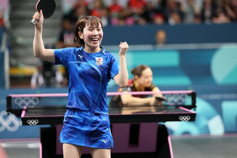 女子卓球団体準決勝、シングルスで勝利を収める平野　©Kaoru Watanabe/JMPA