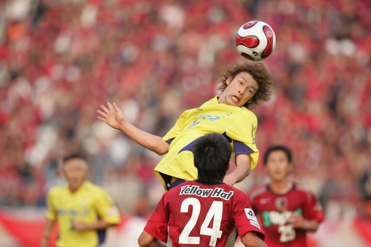 巻のトレードマークと言えばヘディング、そして献身性だった©Tamon Matsuzono