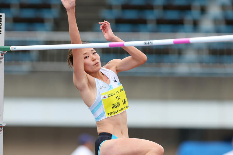 日本選手権では2連覇中の高橋。バキバキの腹筋もいまだトレーニング途上だという　©AFLO