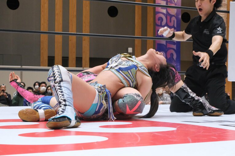 学級委員長も務めた「高校生レスラー」 吏南（17歳）がタイトル戦で見せた“肩書き以上の可能性”…来春の卒業後はプロレス専念へ(46)