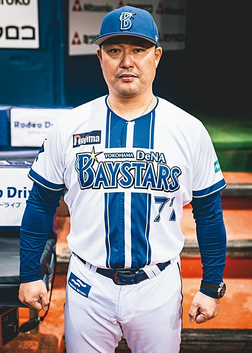 今季から野手コーチとして古巣に戻ってきた村田