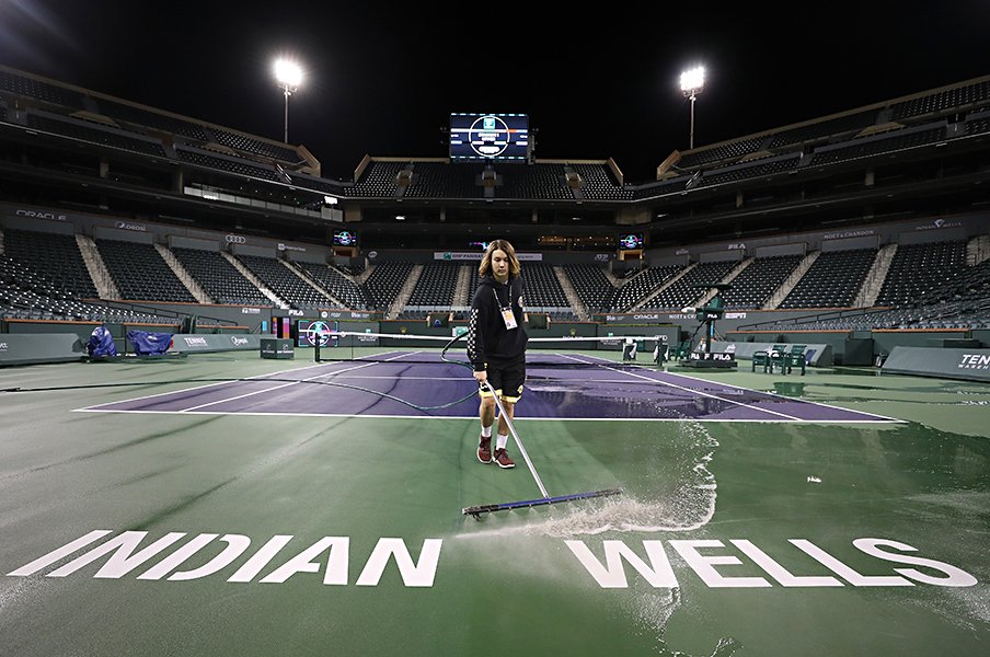 コロナで延期&中止、賞金はゼロ。世界を旅するテニス選手に大打撃。<Number Web> photograph by Getty Images
