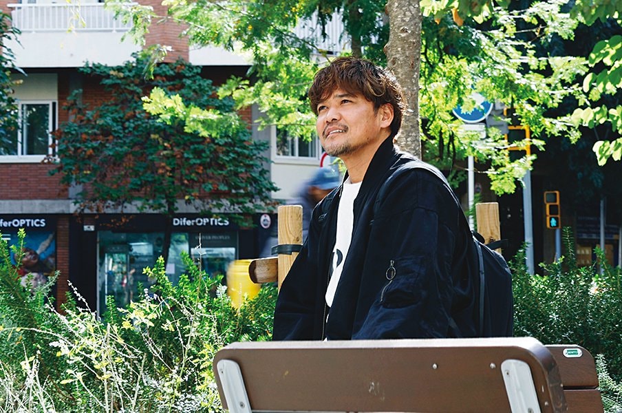 ［スペイン定住ルポ］大久保嘉人「バスの喧騒に身を委ねて」＜Number Web＞ photograph by Daisuke Nakashima