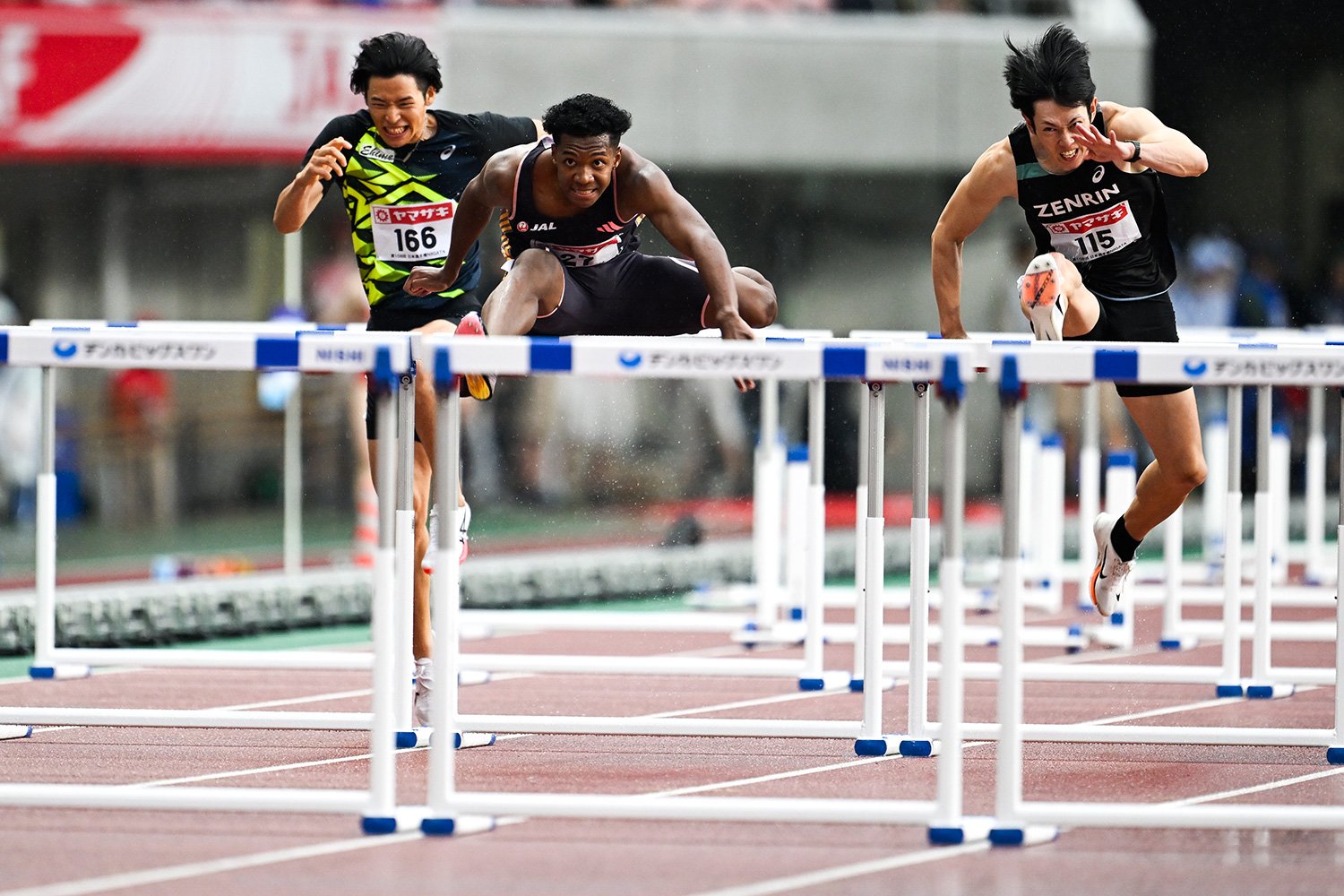 滑らかなハードリング技術を武器に'24年日本陸上競技選手権大会は13秒07で優勝　©Asami Enomoto